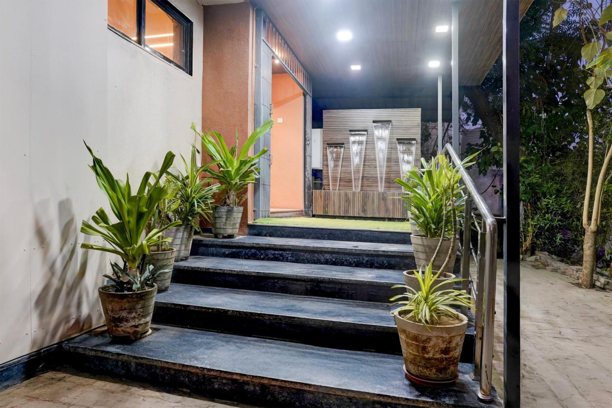 Palette- Siddharth Inn Гандинагар Экстерьер фото